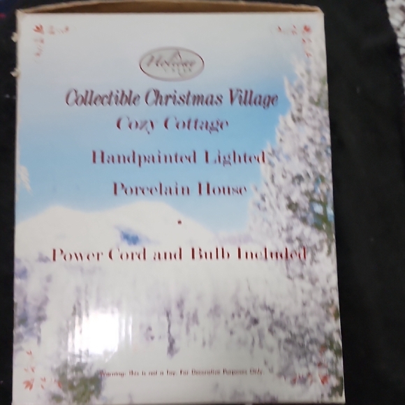 Cozy Cottage Holiday Decoration with Lights - Picture 5 of 5